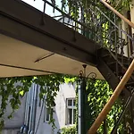Hotel apartamentowy For Main Square