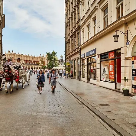 Krakow For You Main Square Apartments 3*