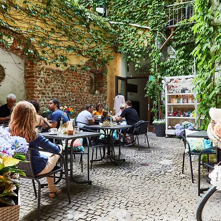 For Main Square Aparthotel