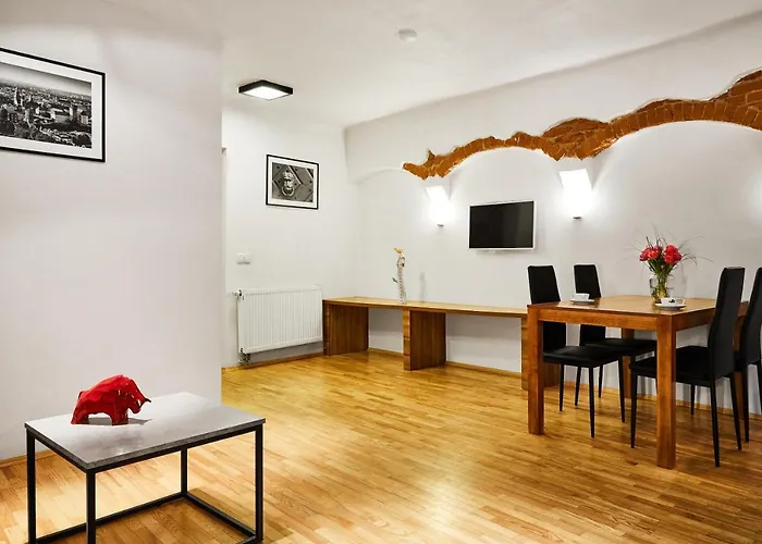 Apartmanhotel For Main Square 4*